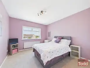 16 Windsor HeightsImage 11
