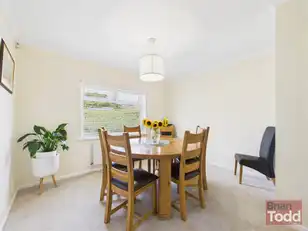 16 Windsor HeightsImage 5
