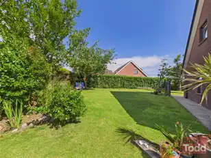 16 Windsor HeightsImage 22