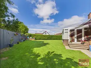 16 Windsor HeightsImage 21