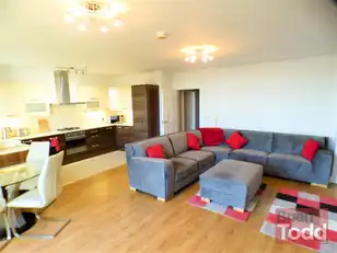 Apt 6, GlencairnImage 5