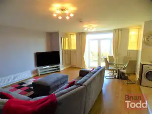 Apt 6, GlencairnImage 7