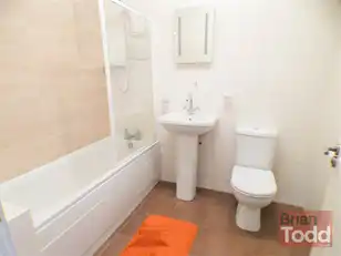 Apt 6, GlencairnImage 10