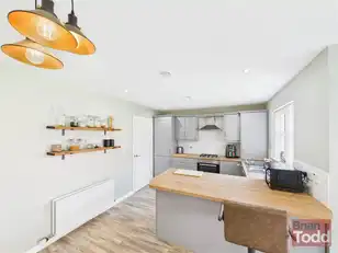 19 Lindara CrescentImage 4