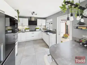 56 Porter CrescentImage 5