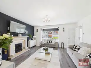 56 Porter CrescentImage 4