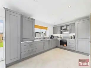 121 Blackthorn RiseImage 3