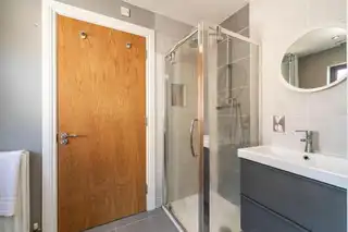 71B Shandon ParkImage 19