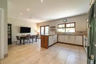71B Shandon ParkImage 10
