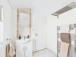 84 Melrose StreetImage 17