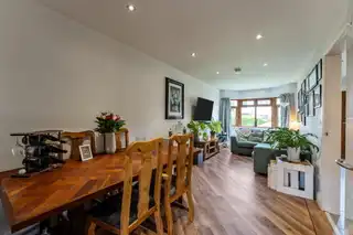 17A Wandsworth ParadeImage 6