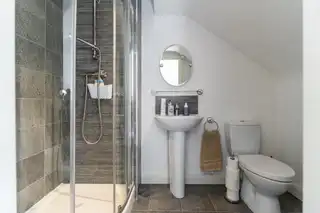 17A Wandsworth ParadeImage 20