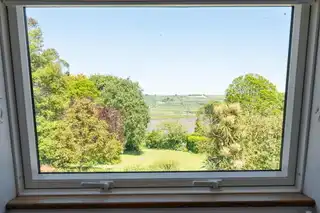 4 Mill LaneImage 40