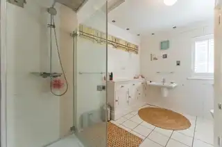 4 Mill LaneImage 33