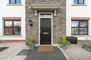 11 Coopers Mill GardensImage 2