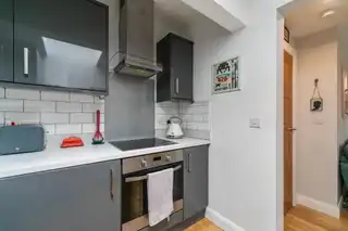 Flat 6 23 Cyprus AvenueImage 6