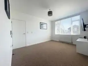 Apt 2 27 Eglinton StreetImage 7