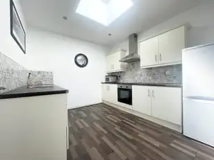 Apt 2 27 Eglinton StreetImage 8