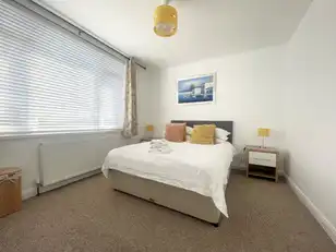 Apt 2 27 Eglinton StreetImage 10