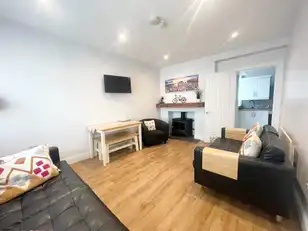 22 Eglinton LaneImage 4