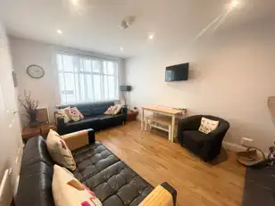 22 Eglinton LaneImage 5