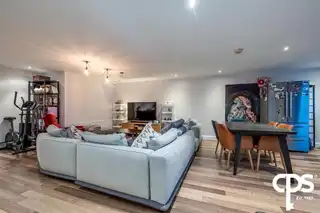 Apartment 31 Woodlands ManorImage 7