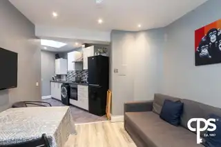 11 College Place NorthImage 5