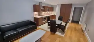43 Custom House ResidenceImage 6