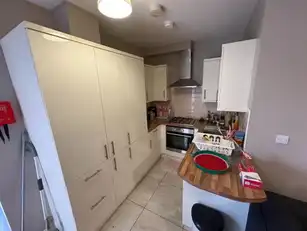 Apt 4 1 Walnut StreetImage 4