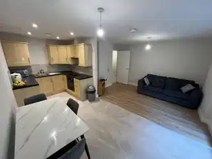 308 College Court CentralImage 4