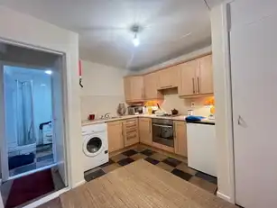 Apt 1 100 University AvenueImage 8