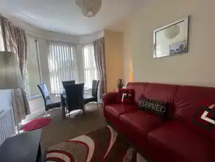 Apt 2 100 University AvenueImage 2