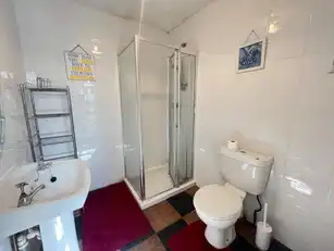 Apt 2 100 University AvenueImage 7
