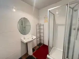Apt 2 100 University AvenueImage 6