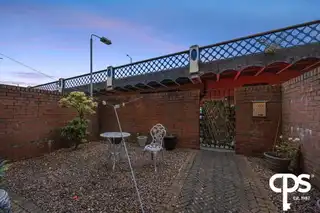 11 Ashley CourtyardImage 6