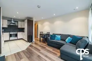36 Woodlands ManorImage 4