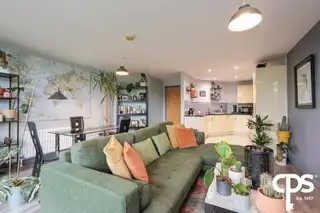 44 Luna BuildingImage 3
