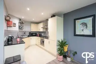 44 Luna BuildingImage 7
