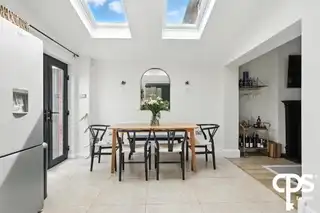 12 Willesden ParkImage 13