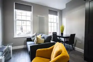 Apartment 1 45 University StreetImage 2