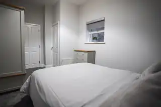 Apartment 1 45 University StreetImage 8