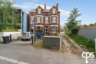 Image 1 for 11 Ballygomartin Road
