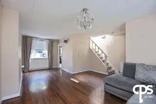 520 Falls RoadImage 4