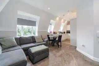 Apartment 11 8 Castlehill WoodImage 7