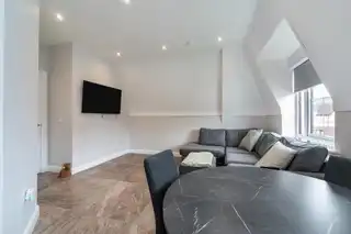 Apartment 11 8 Castlehill WoodImage 5