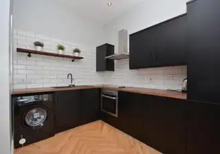 Apt 2 110 Wellesley AvenueImage 2