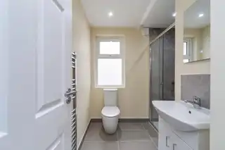 Apt 2 112 Eglantine AvenueImage 11