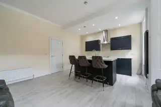 Apt 2 112 Eglantine AvenueImage 10