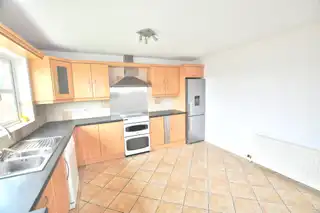 32 Mayfield WalkImage 12