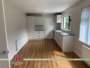 52 Chestnut GroveImage 4